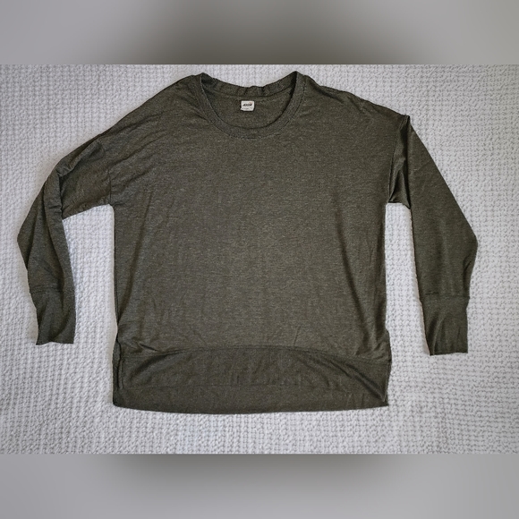Avia Tops - Avia Long Sleeve Athleisure with thumb holes size XL